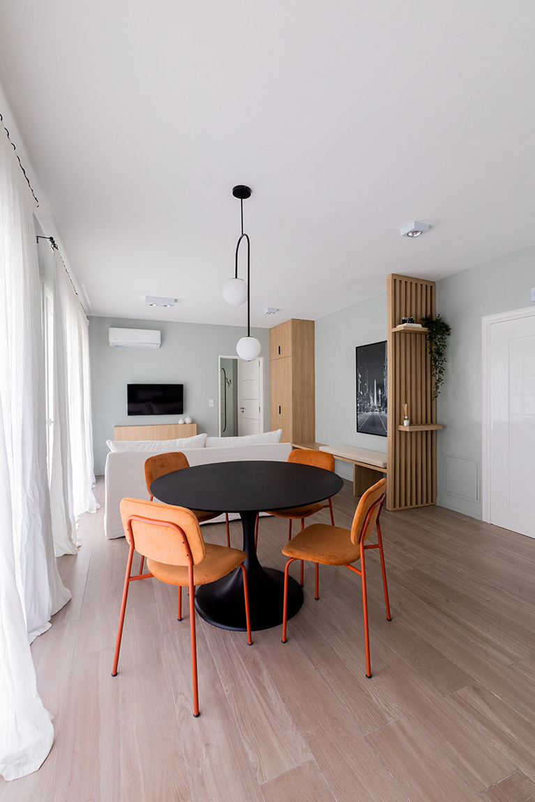 he-home-slider_mobile-03