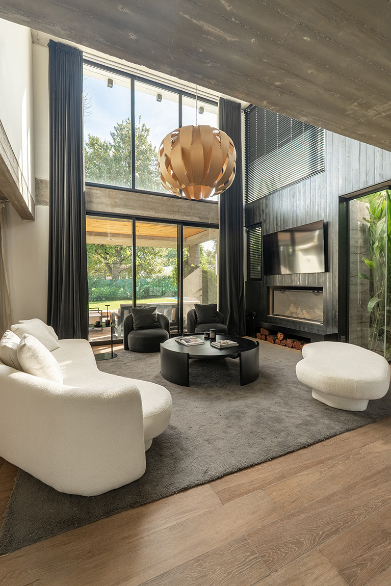 he-home-slider_mobile-09